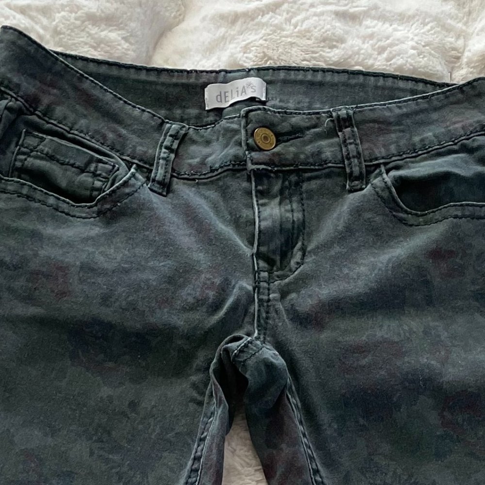 dELia*s Flowered Jeans Size 7/8
